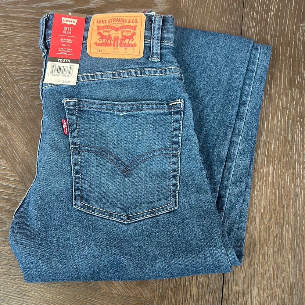 BRAND NEW BOYS LEVIS!  Size 16
